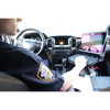 Ruggad Monitor installerad i bil med polis