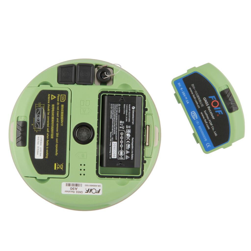 En GNSS-mottagare av modell A90, undersida, batteri